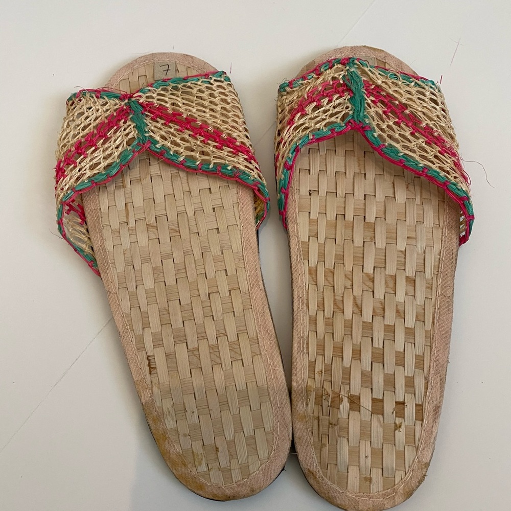 Natural Slippers - Picture 2 of 5
